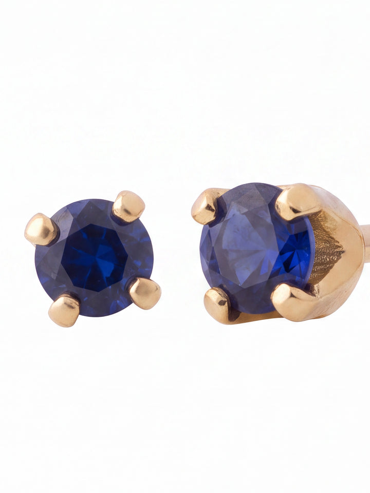Arete Broquel Solitario Corte Round 0.05 Ct Zafiro Natural