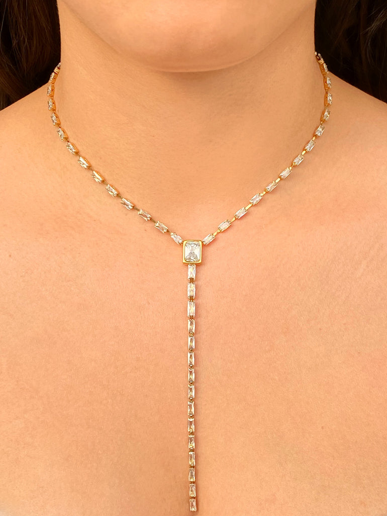 Collar Corbatin Con Baguettes Zirconias