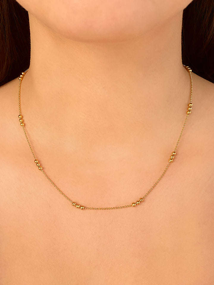 Collar Dorado Con Tres Bolitas