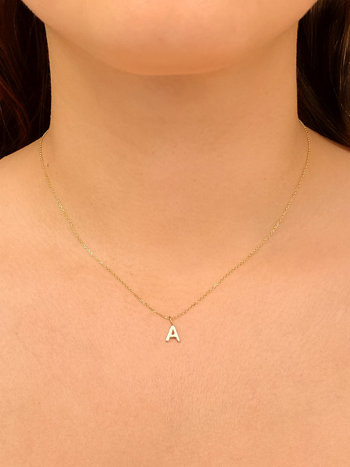 Collar Inicial Lisa Oro 14k