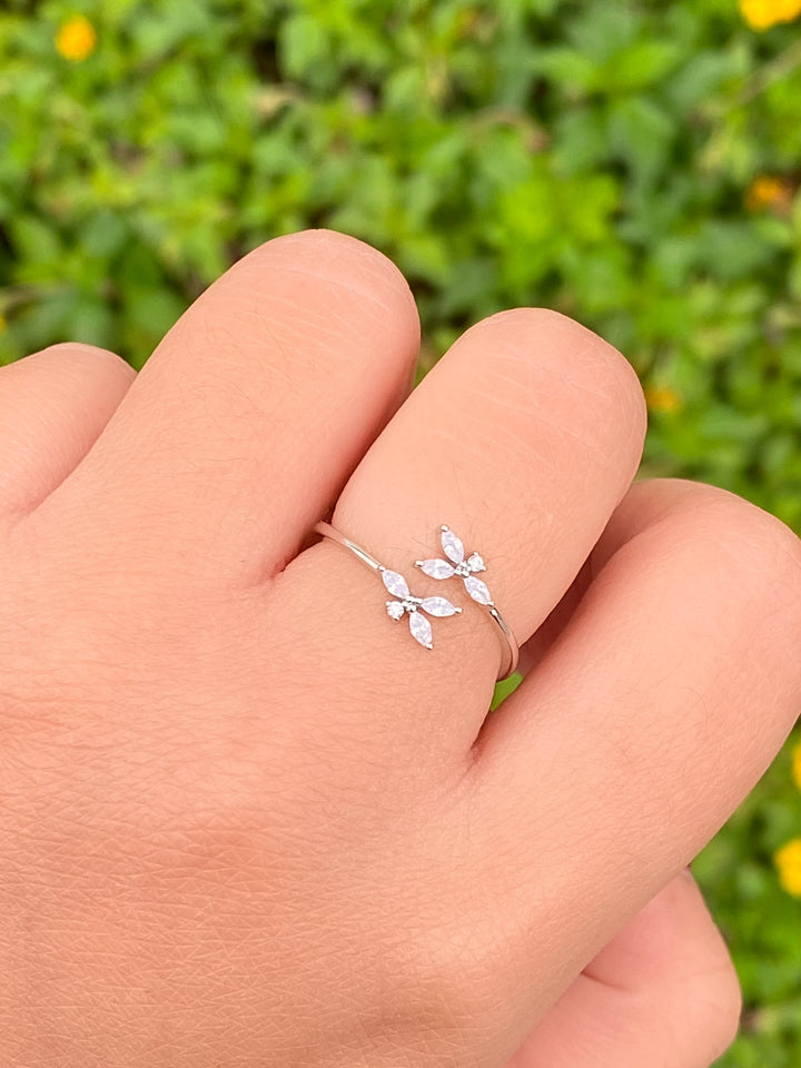 Anillo Abierto Doble Flor Con Zirconias