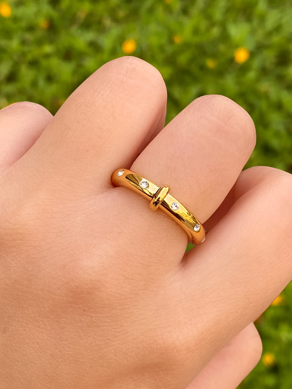 Anillo Grueso Con Zirconias