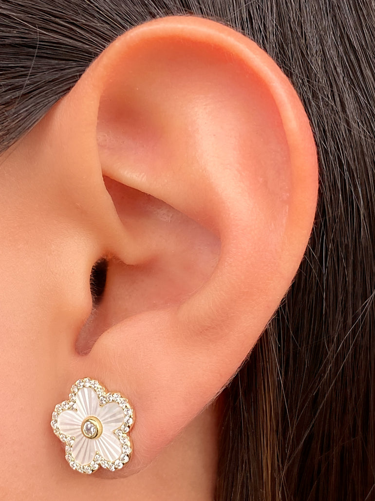 Par Arete Flor Con Contorno Zirconias