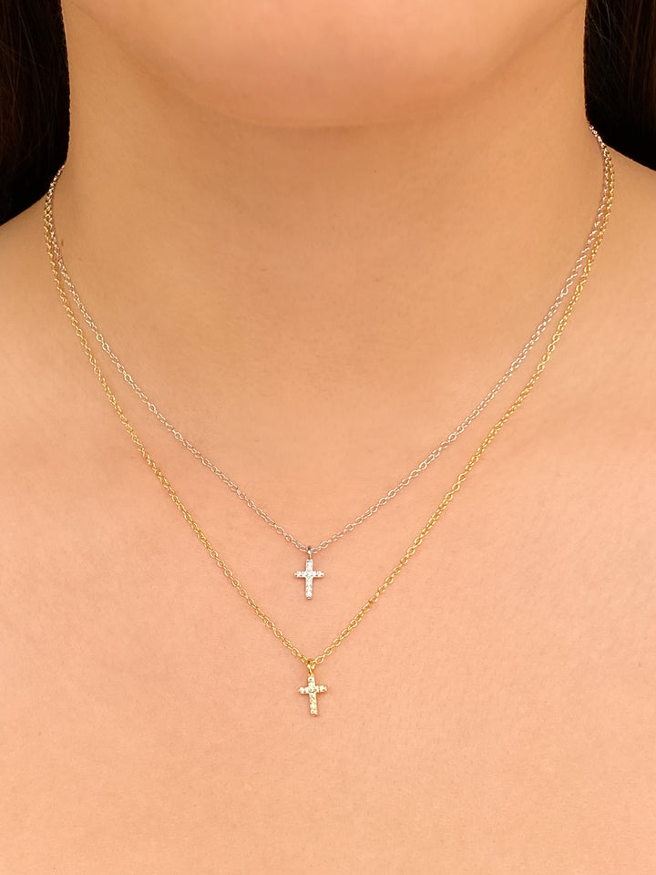 Collar Con Mini Cruz Zirconias