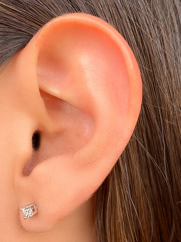 Arete Broquel Solitario Diamante 3 mm 0.11 Ct Oro 14k