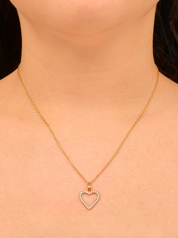 Collar Con Contorno Corazon Zirconias