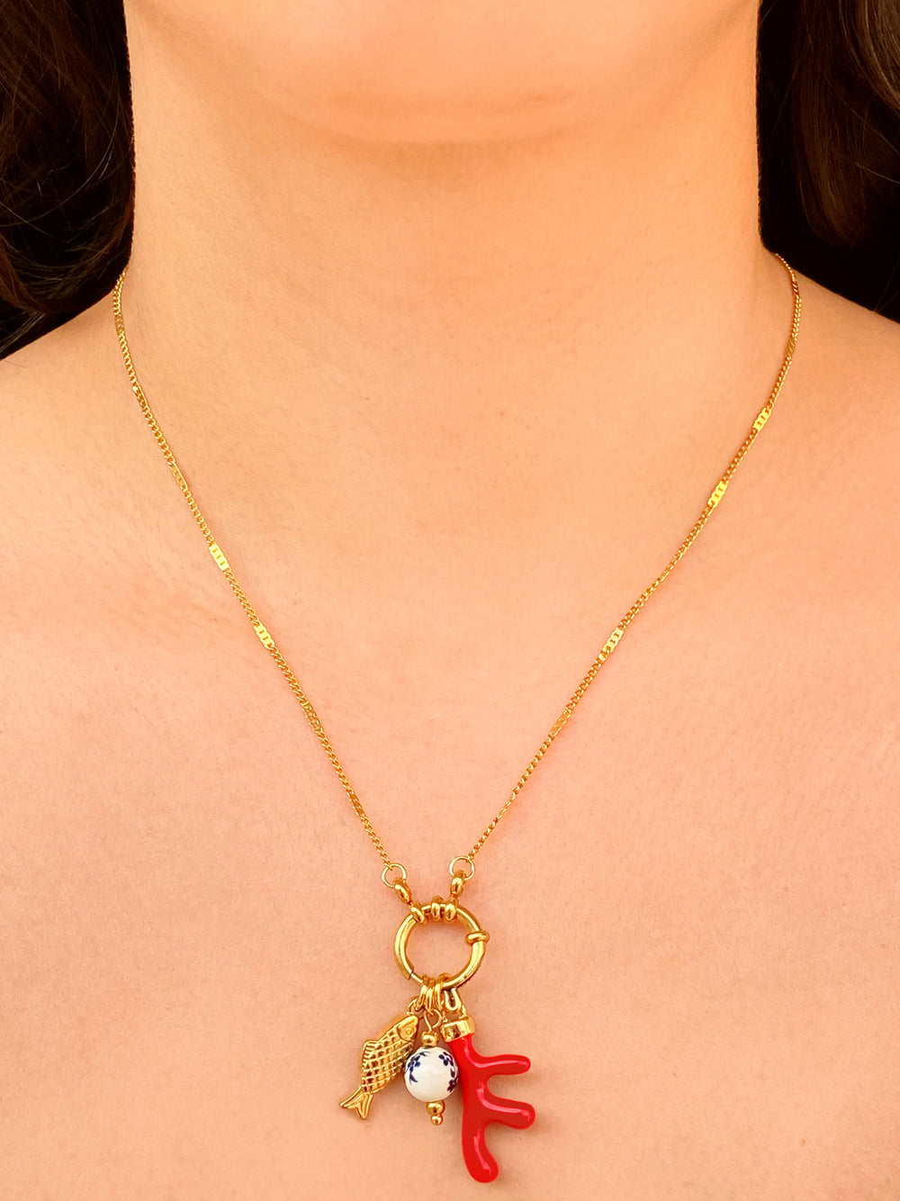 Collar Broche Timon Con Dijes Pez y Coral