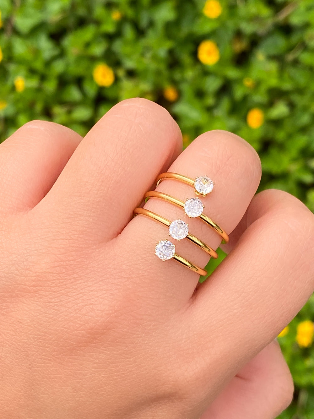 Anillo Cuatro Lineas Zirconia