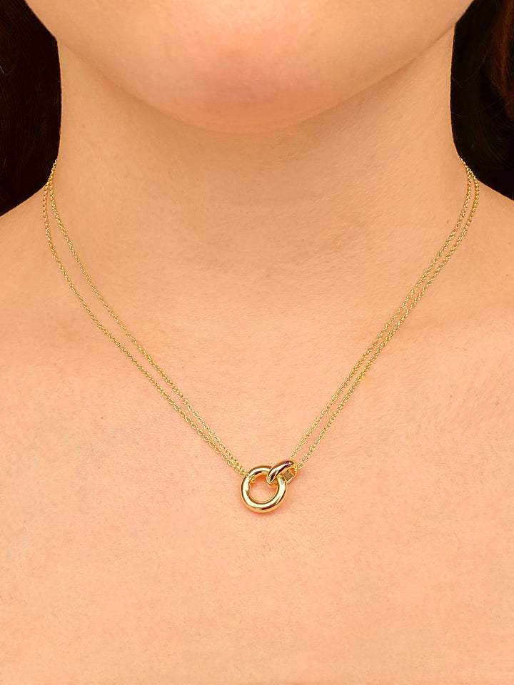 Collar Con Aros Entrelazados