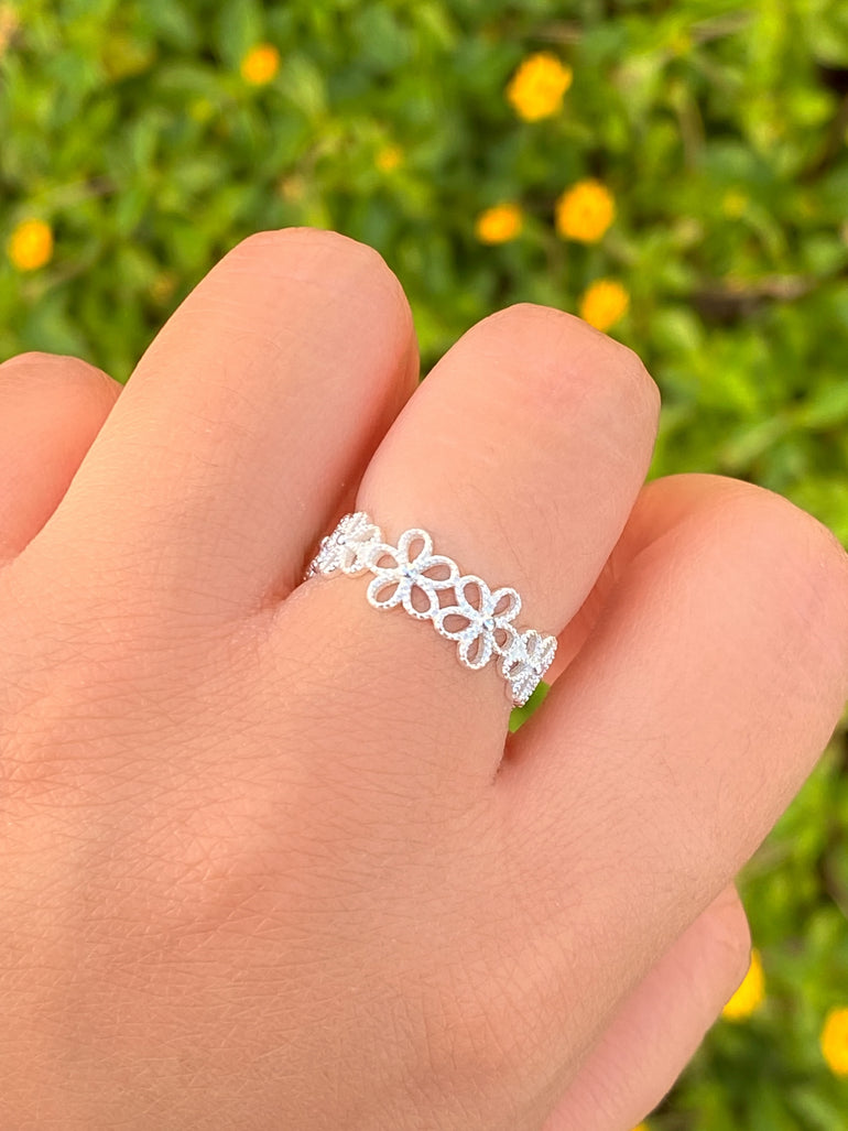 Anillo Contorno Flores Ajustable
