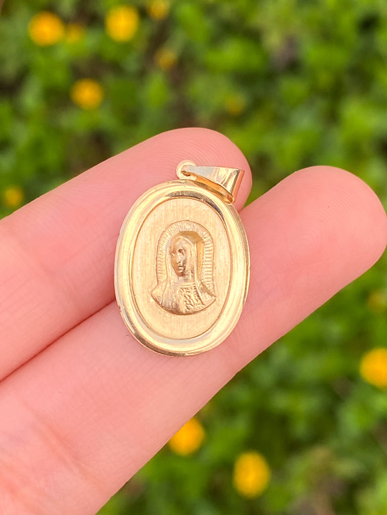 Dije Virgen Ovalada 3D Oro 14k