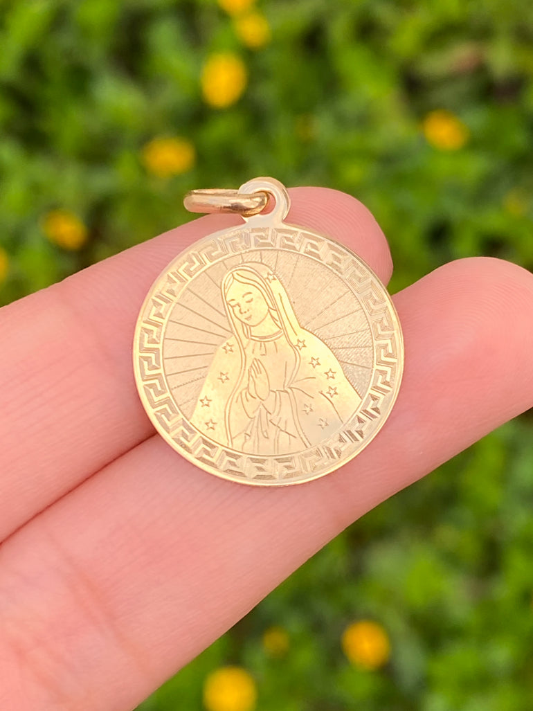 Dije Redondo Virgen Planchada Oro 14k
