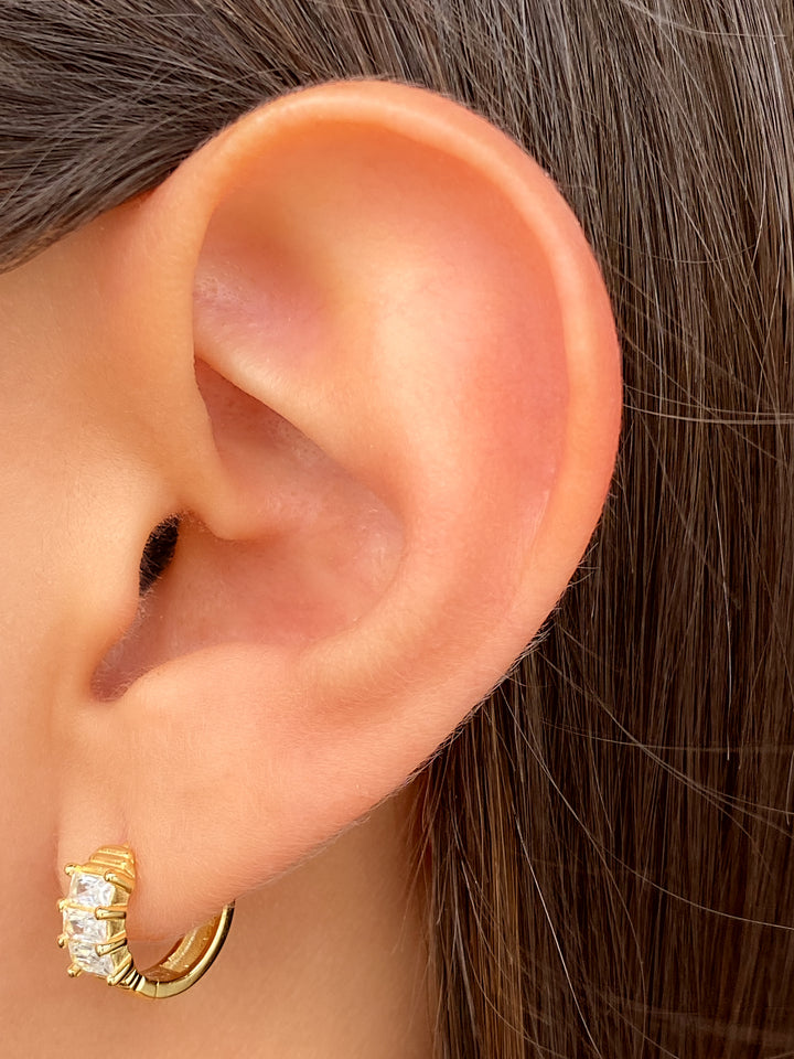 Par Arracada Triple Zirconia Rectangular