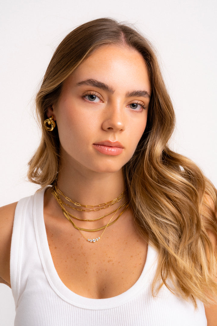 Collar Curva Cinco Zirconias