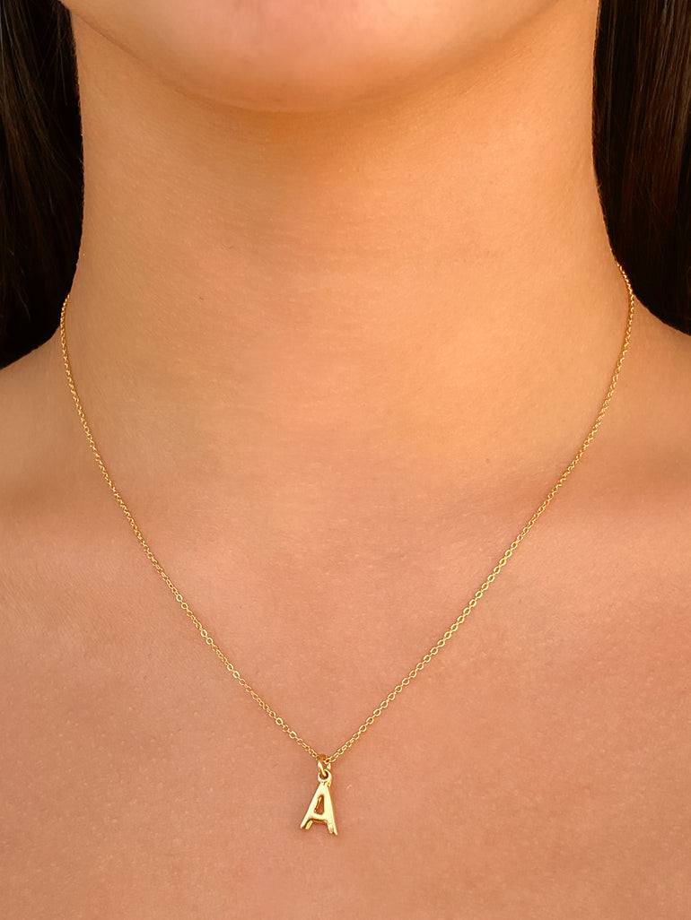 Collar Cadena Delgada Con Inicial