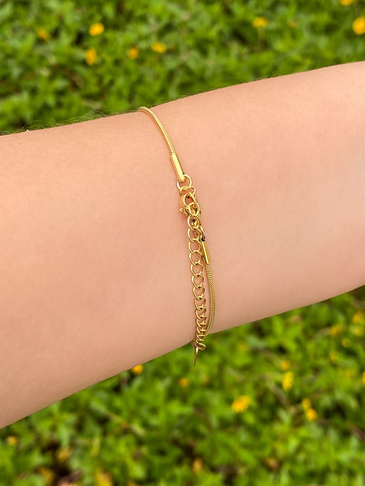 Pulsera Dorada Delgada