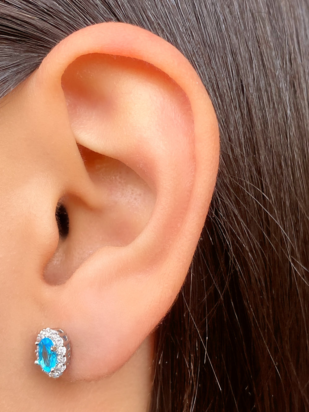 Par Arete Ovalado Birthstone Plateado