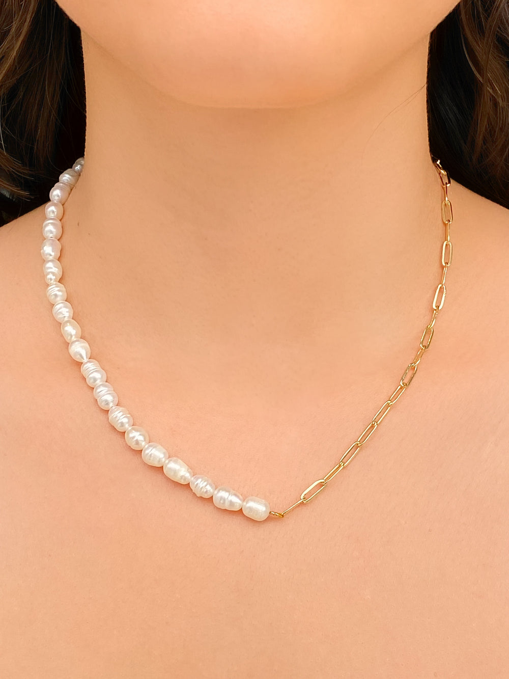 Choker Mitad Perlas y Cadena