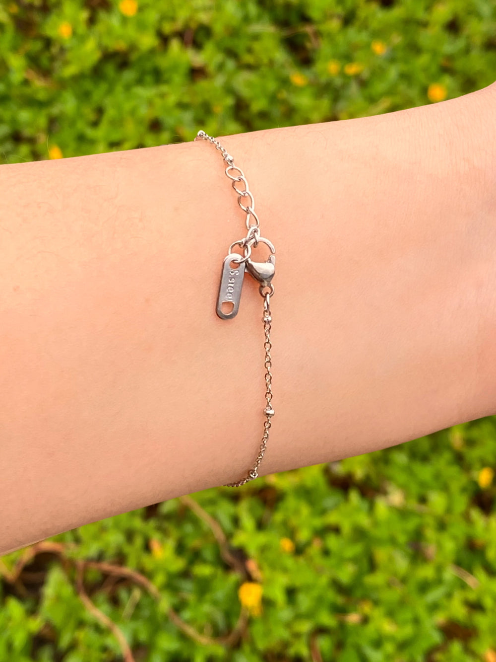 Pulsera Plateada Bolitas Inicial Con Zirconias