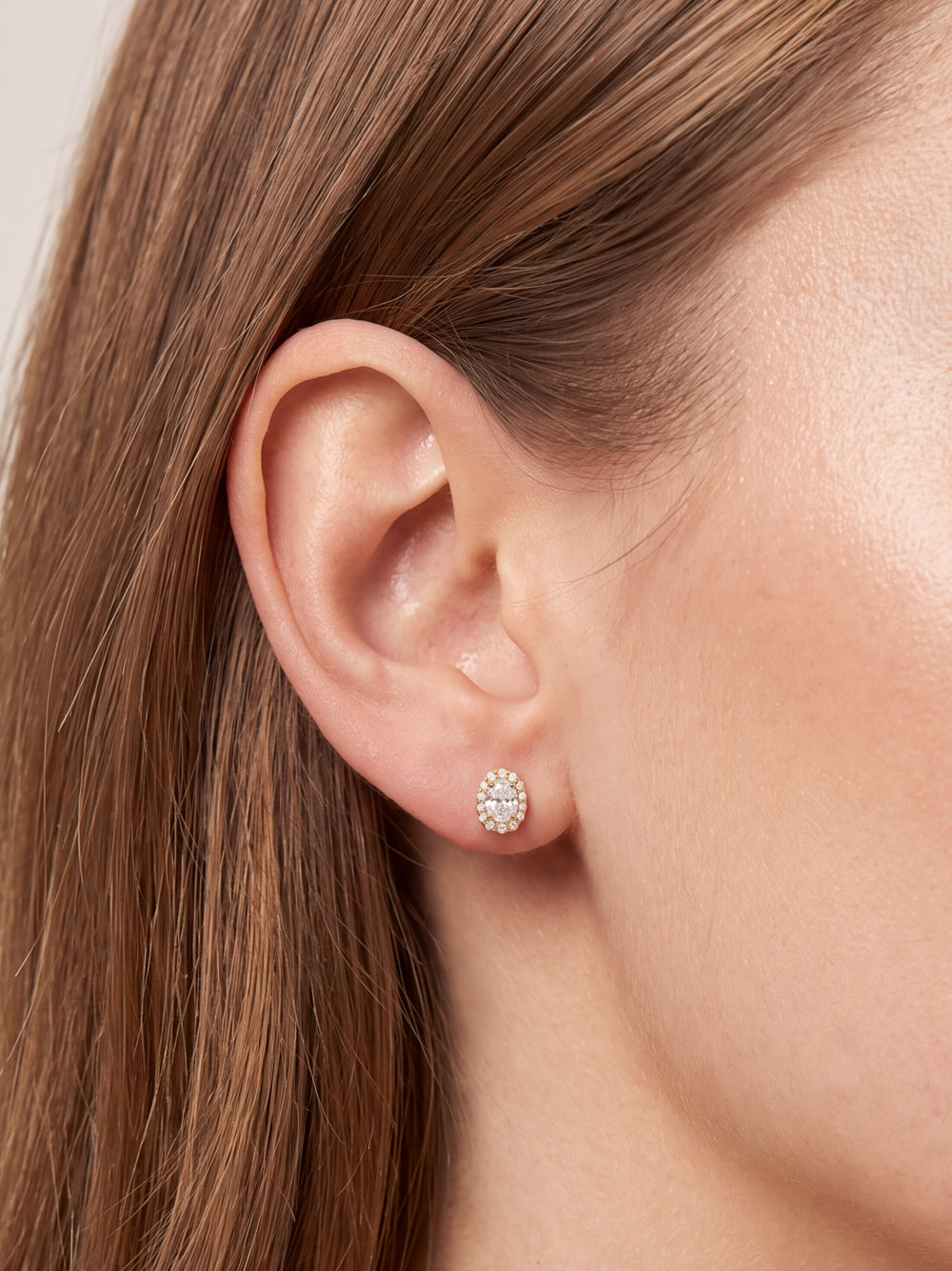 Par Arete Zirconia Blanca Ovalada Con Halo