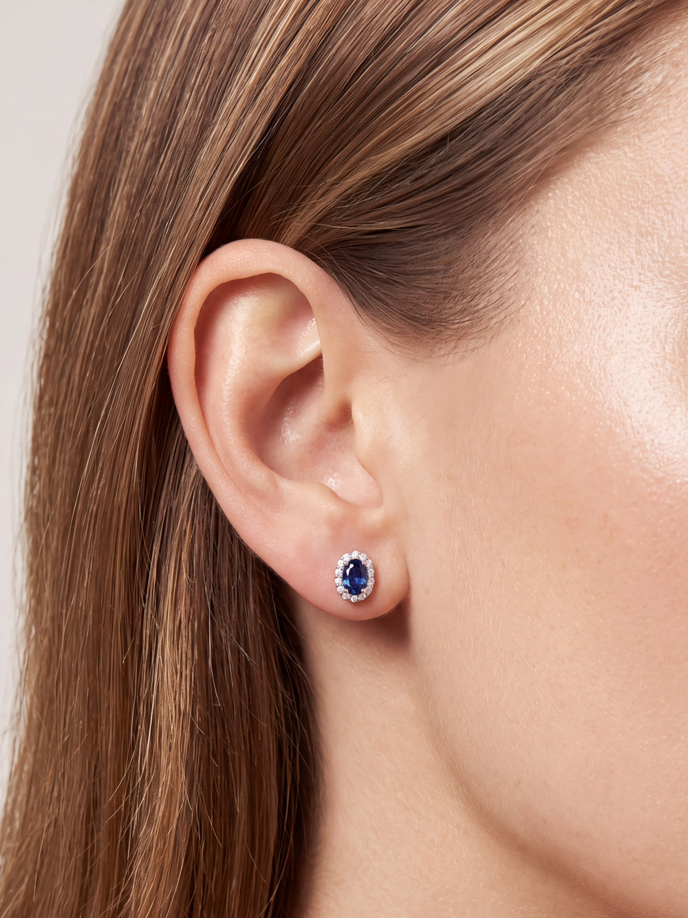 Par Arete Zirconia Azul Ovalada Con Halo
