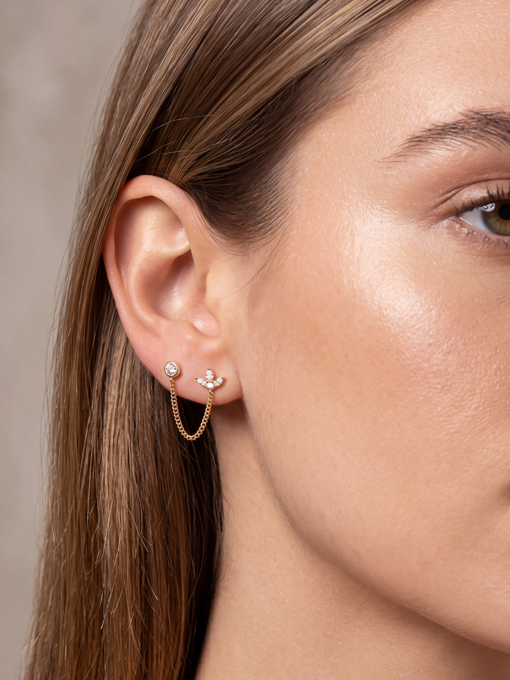 Broquel Tres Zirconias Marquesas Con Cadena Oro 10k
