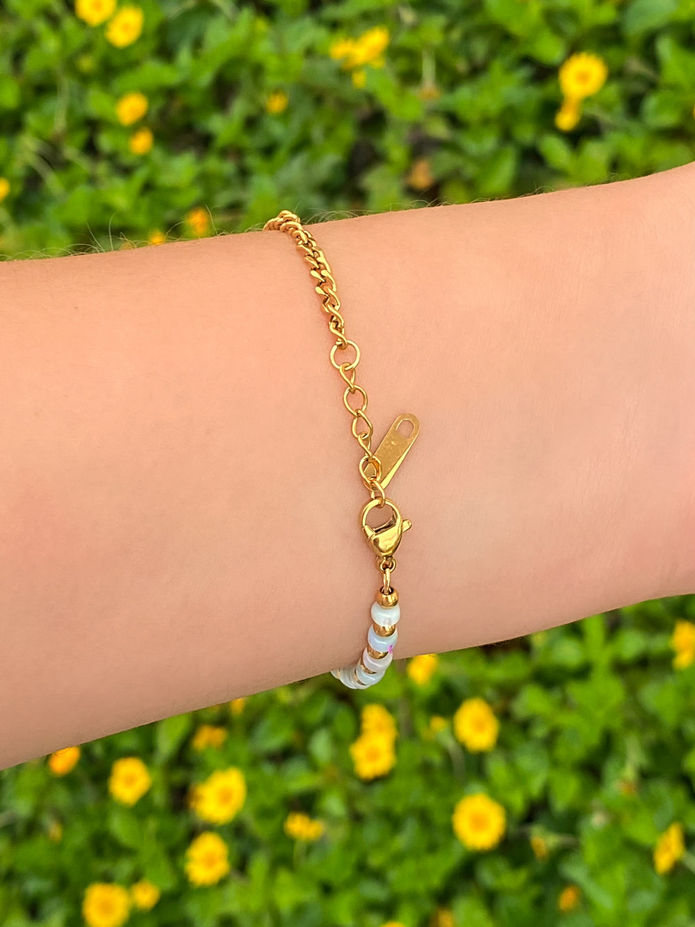 Pulsera Mitad Cadena y Piedras Con Dije Ojo