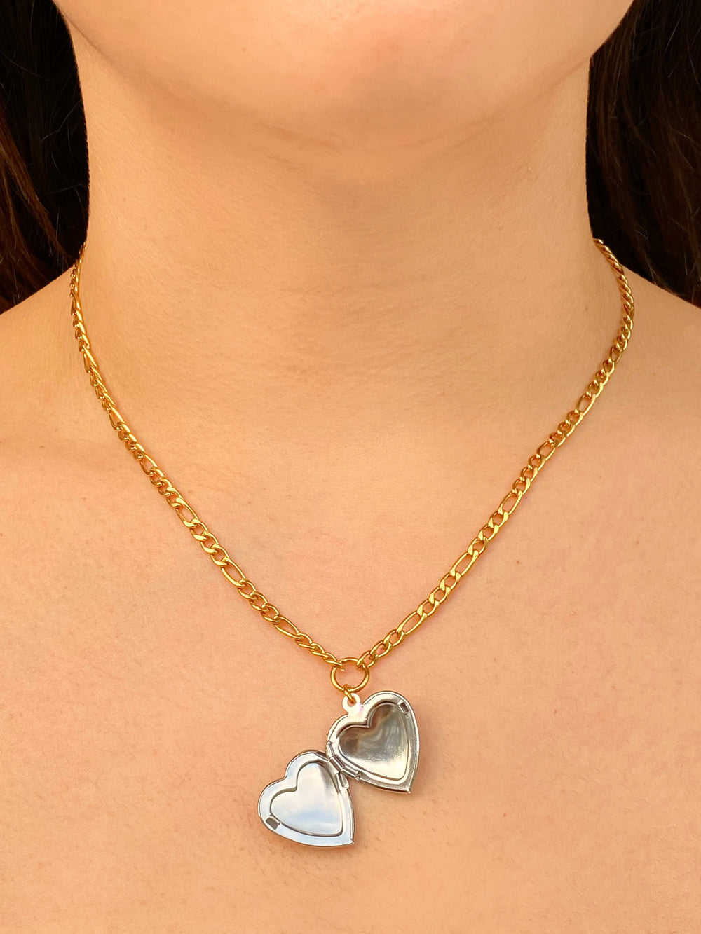 Collar Con Relicario Corazon Plateado
