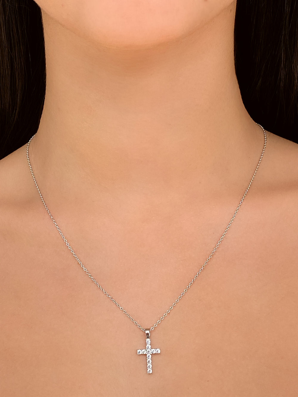 Collar Plateado Con Dije Cruz Con Zirconias