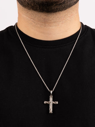 Cadena Trenzada Plateada Con Dije Cruz