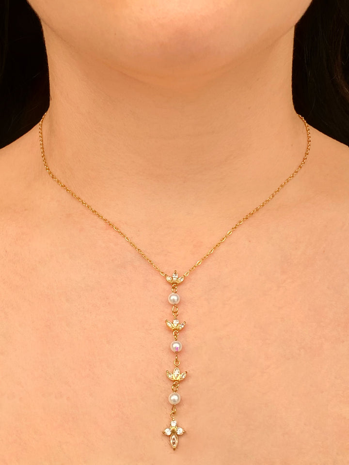 Collar Corbatin 3 Perlas y Zirconias