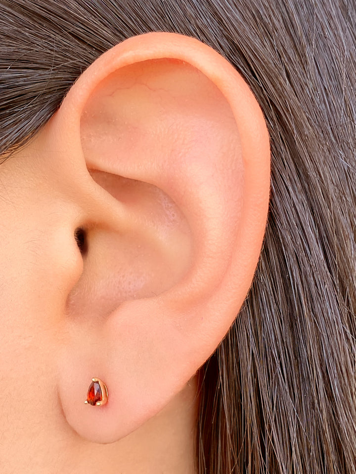 Par Arete Corte Pera Rubi Natural