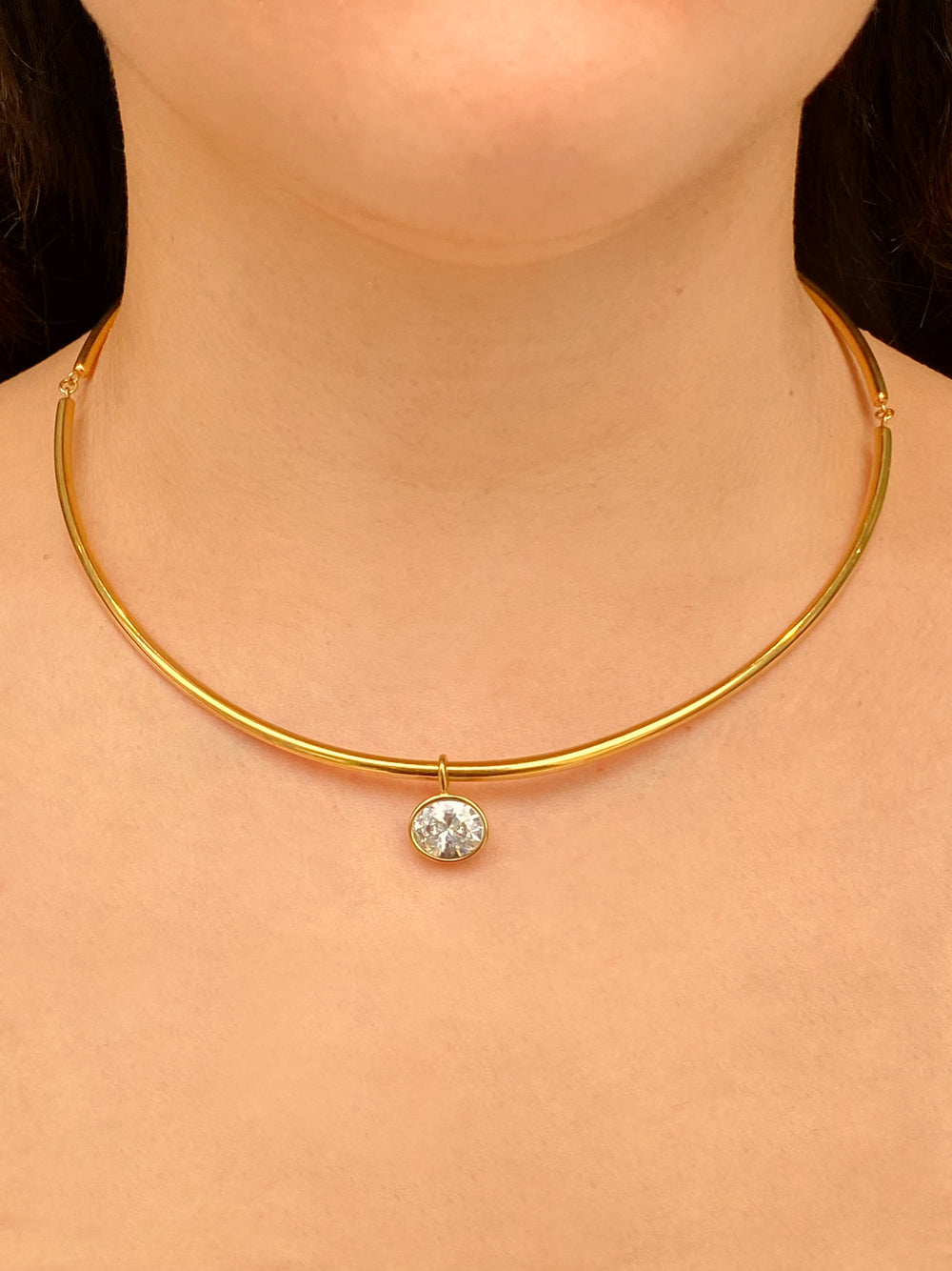 Choker Rigido Dije Zirconia Ovalada