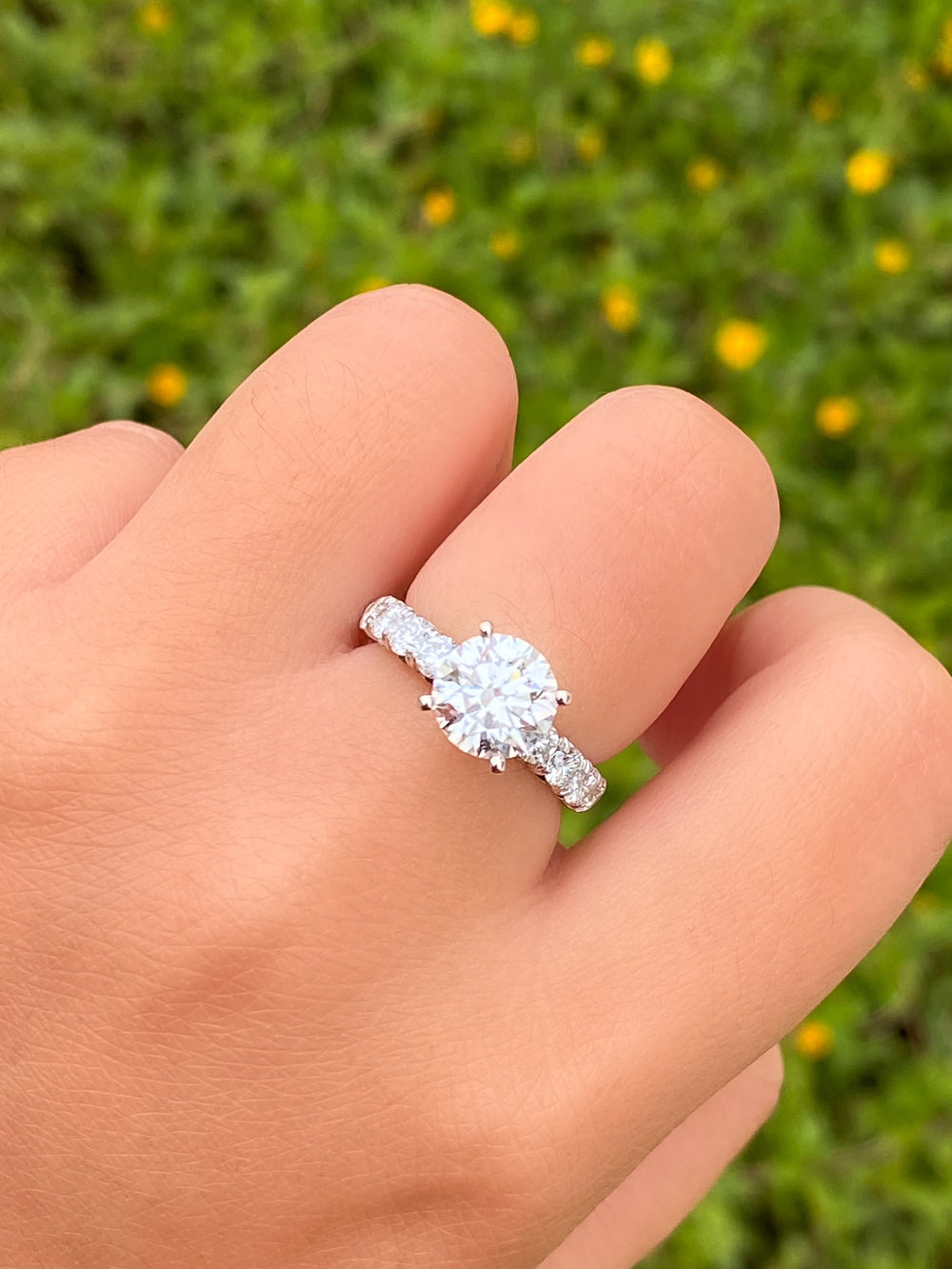 Anillo de Compromiso Round Pavé 3 Ct Diamantes Lab Grown