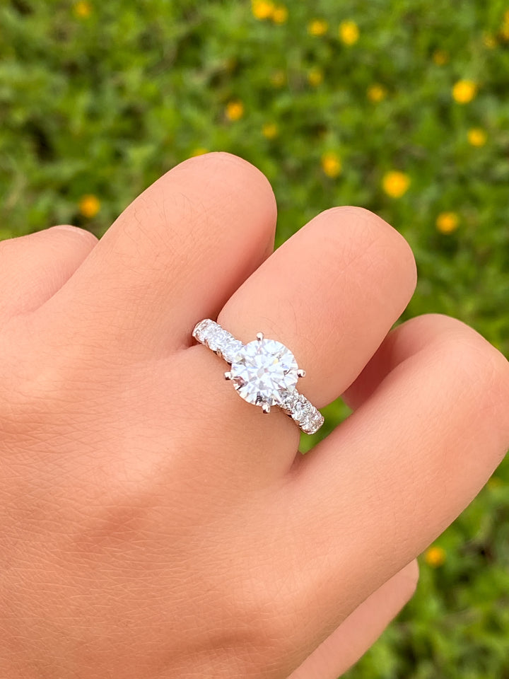 Anillo de Compromiso Round Pavé 3 Ct Diamantes Lab Grown