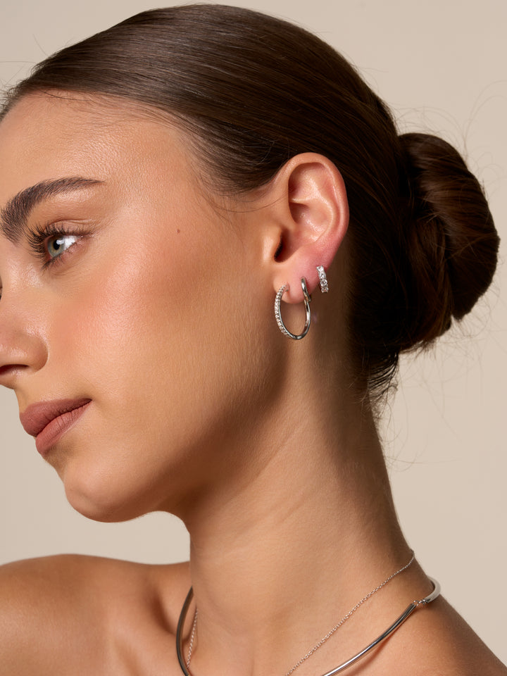 Par Arracada Delgada Con Moissanitas 24 mm 0.48 CT