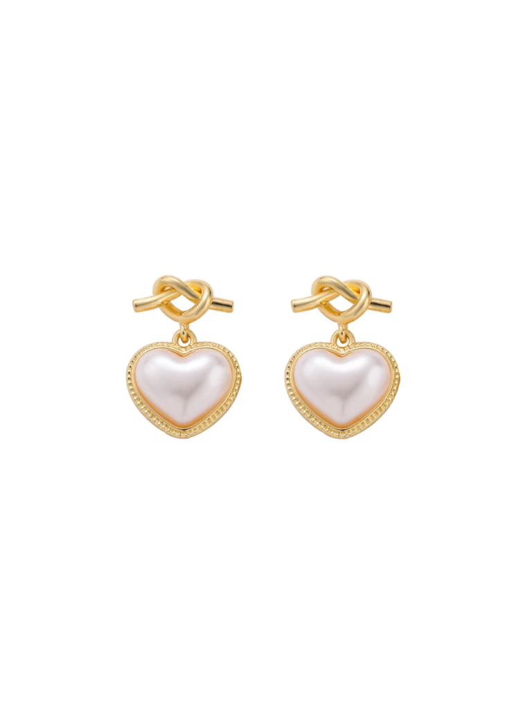 Par Arete Nudo Con Perla Corazon