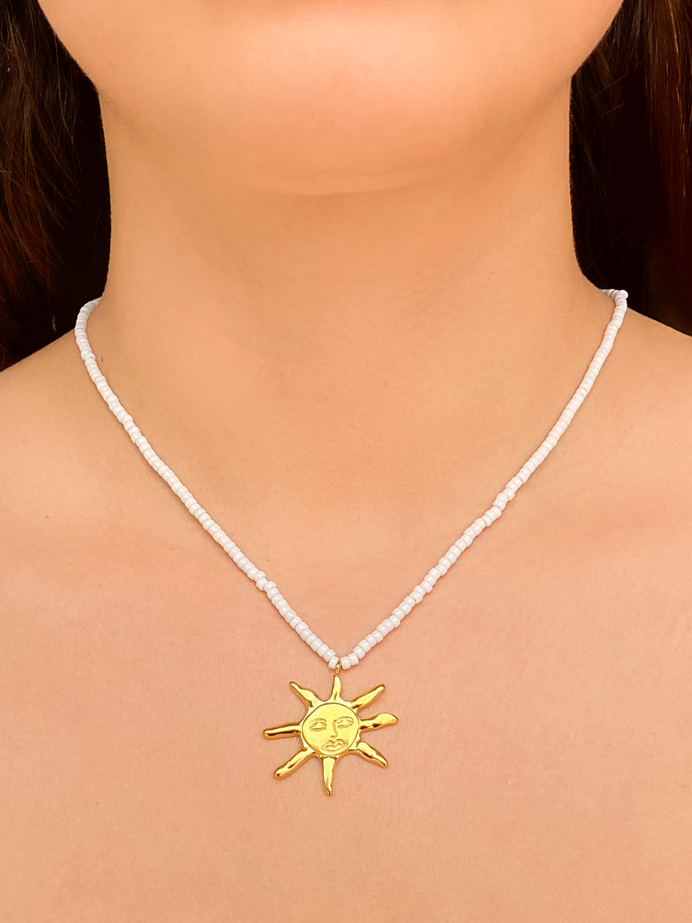 Collar Piedras Blancas Con Sol