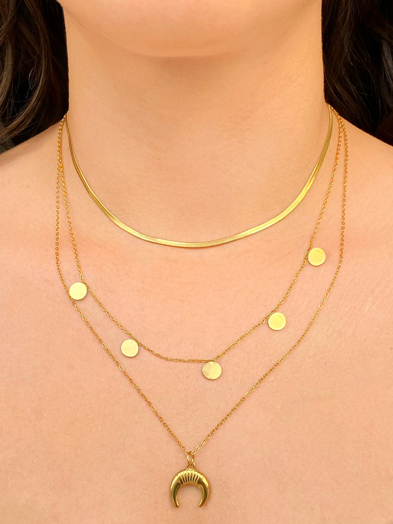 Collar Triple Planchado Con Circulos y Dije Luna