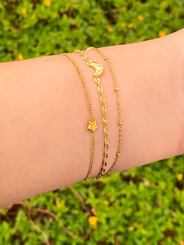 Pulsera Triple Cadena Con Luna y Estrella