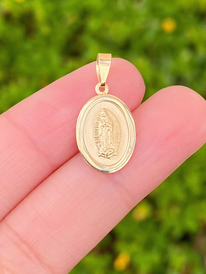 Dije Virgen Ovalada 13 mm Oro 14k
