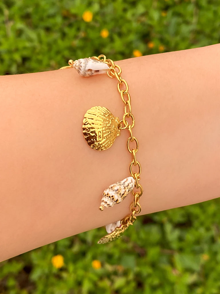 Pulsera Con Dijes Concha Y Caracol