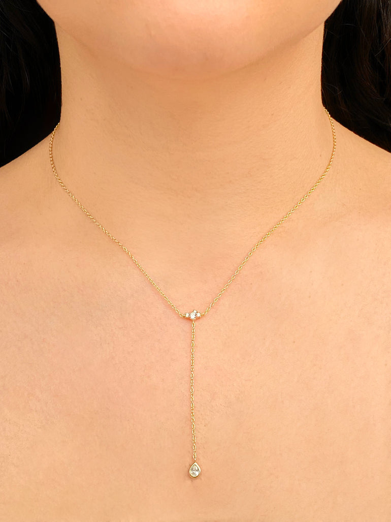 Collar Corbatin Zirconias y Gota