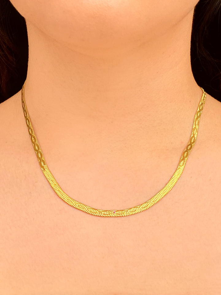 Collar Planchado Con Textura Forma Ocho