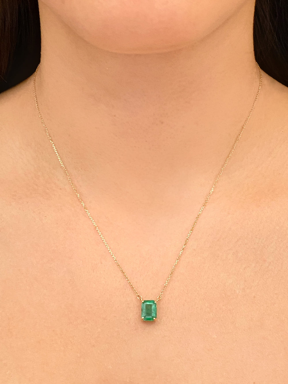 Set Collar y Aretes Piedra Esmeralda Diamante