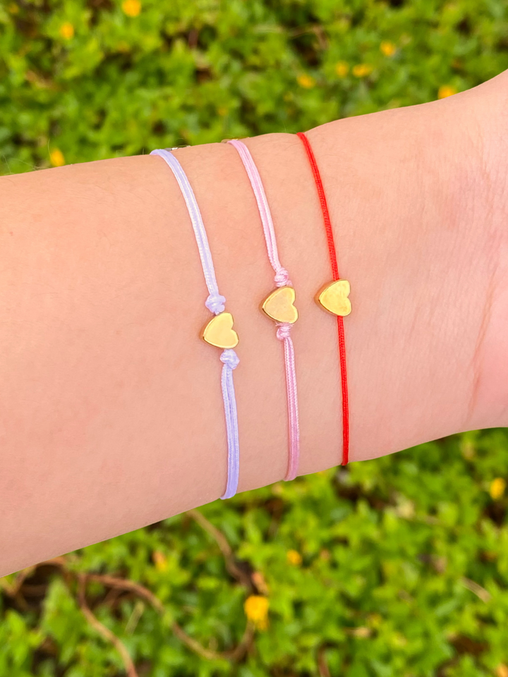 Pulsera Hilo Con Corazon Dorado