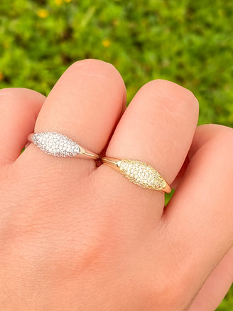 Anillo Sello Con Zirconias Incrustadas