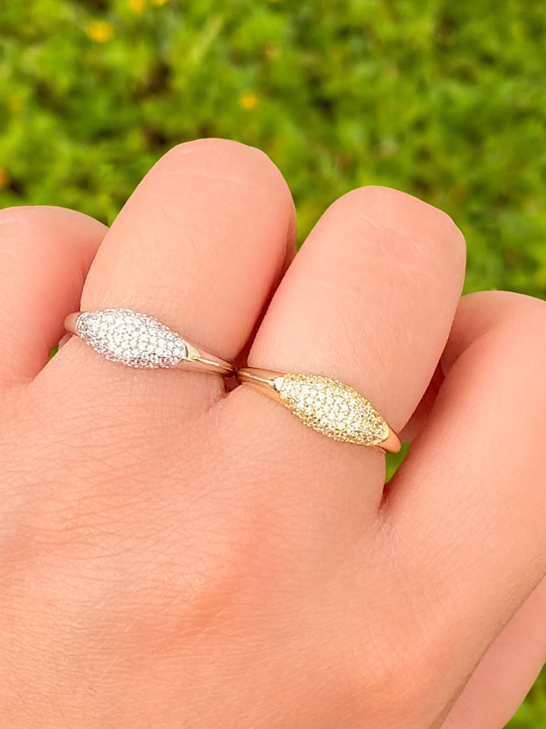 Anillo Sello Con Zirconias Incrustadas