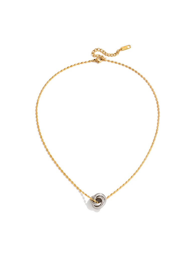 Collar Ovalado Con Dije Nudo Plateado