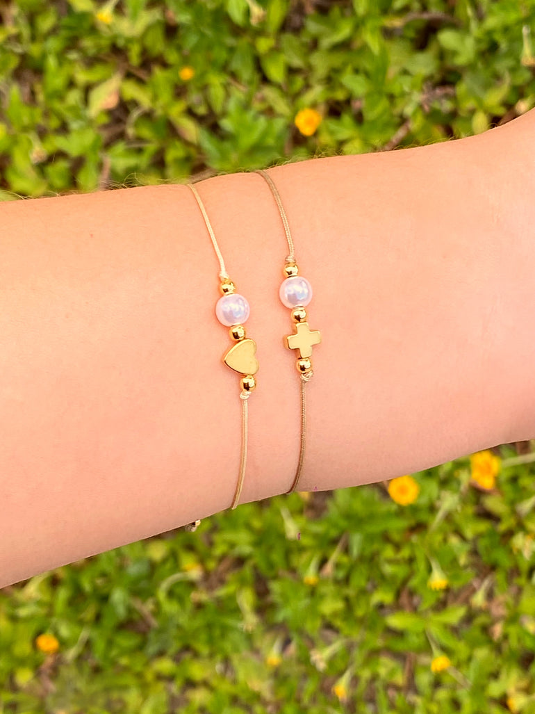 Pulsera Hilo Con Perlita y Dije